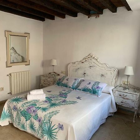 Charming Apartments De Gomerez Гранада Экстерьер фото