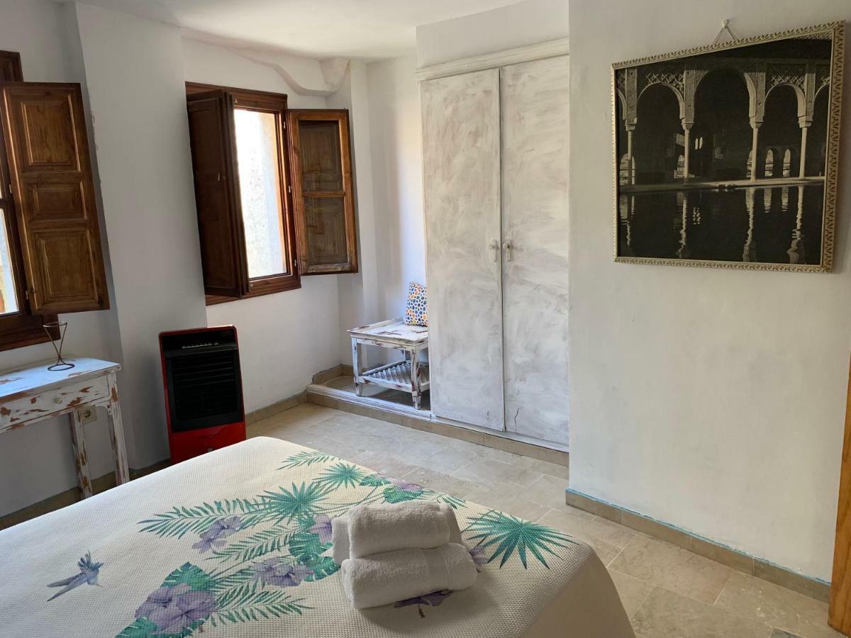 Charming Apartments De Gomerez Гранада Экстерьер фото