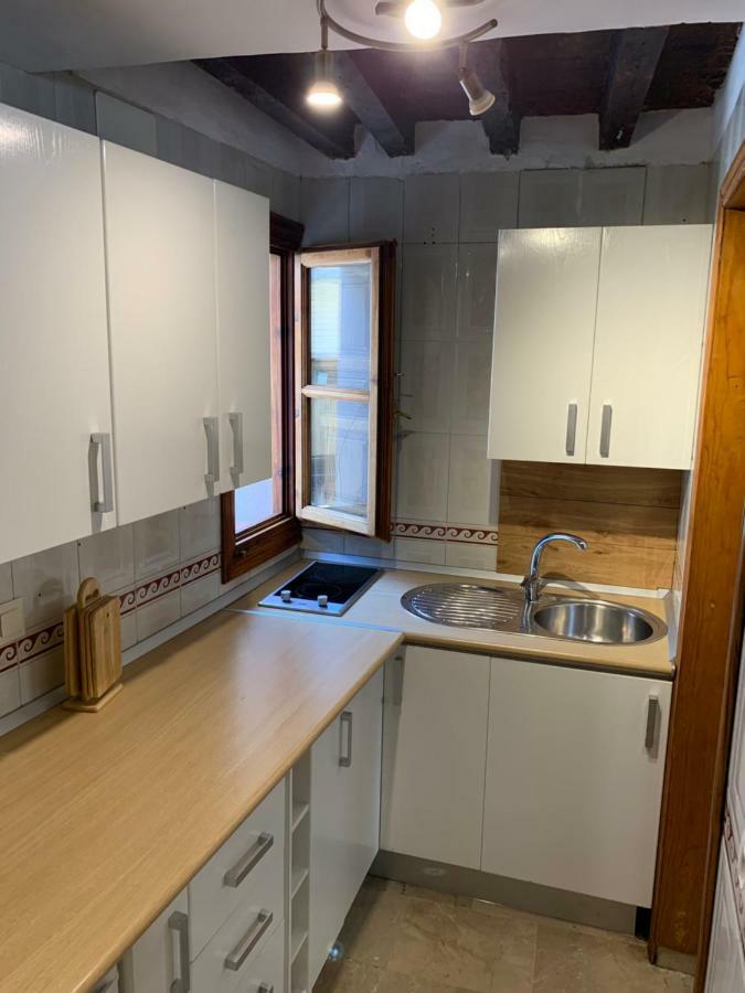 Charming Apartments De Gomerez Гранада Экстерьер фото