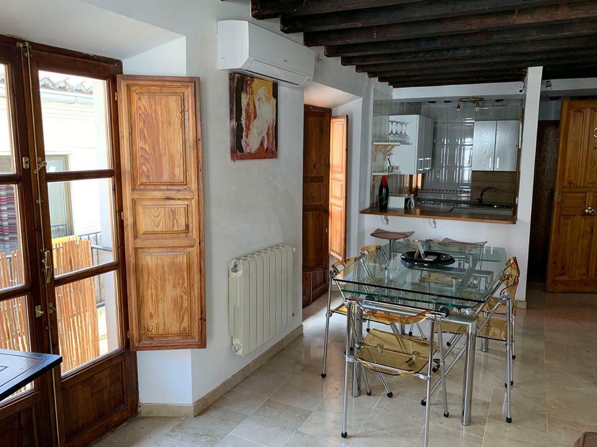 Charming Apartments De Gomerez Гранада Экстерьер фото