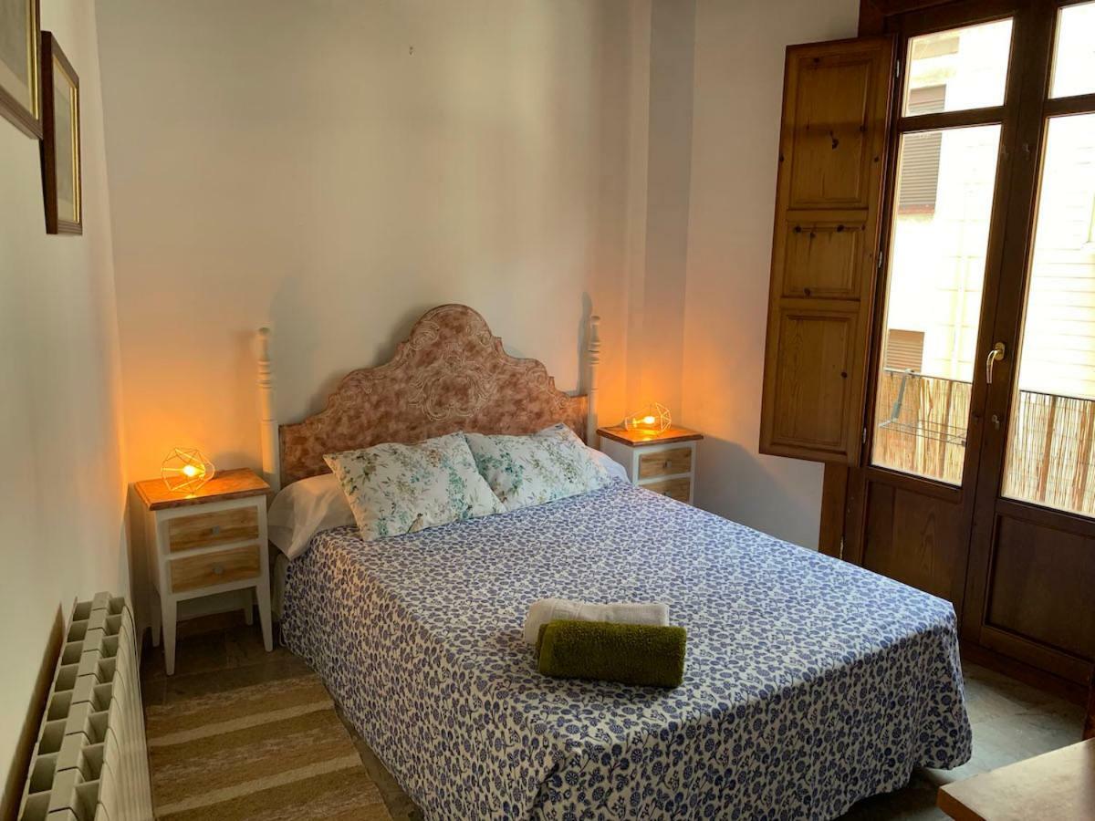 Charming Apartments De Gomerez Гранада Экстерьер фото