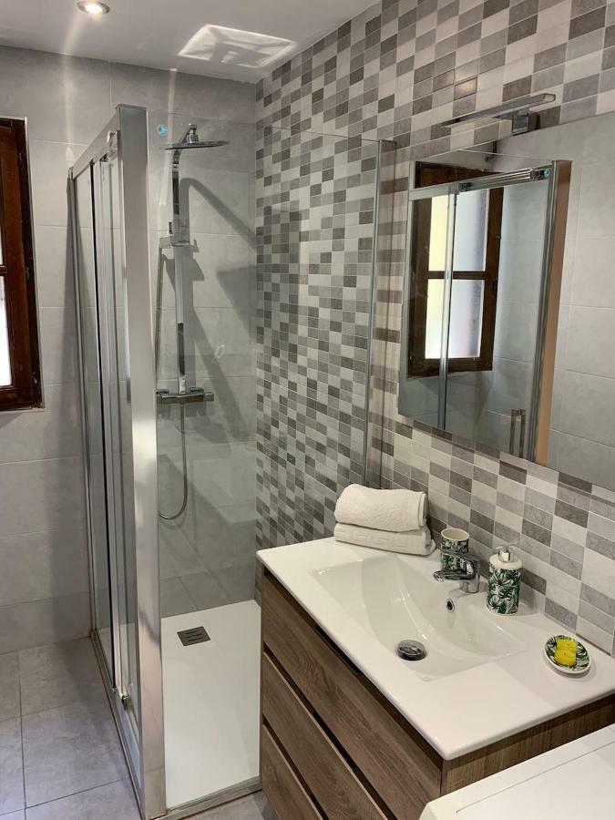 Charming Apartments De Gomerez Гранада Экстерьер фото