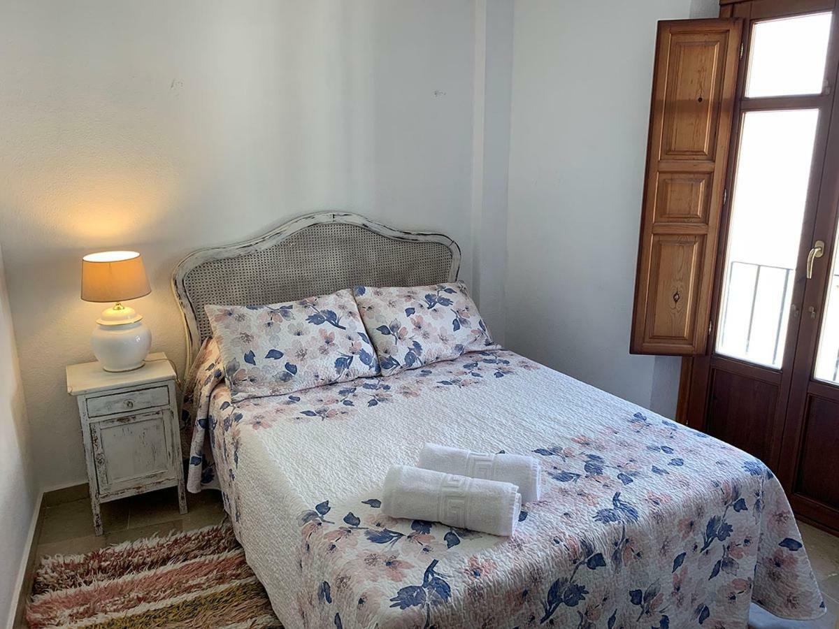 Charming Apartments De Gomerez Гранада Экстерьер фото