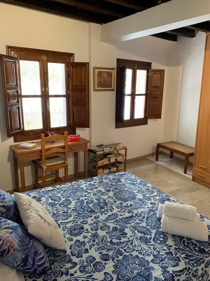 Charming Apartments De Gomerez Гранада Экстерьер фото